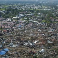 Van mil 948 personas muertas por sismo y tsunami en Indonesia; cinco mil siguen desaparecidas