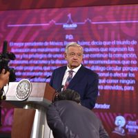 AMLO vuelve a retar al INE: mantiene su posdata en la mañanera