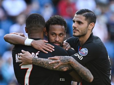 El PSG volvió a la acción con público y un resultado inédito