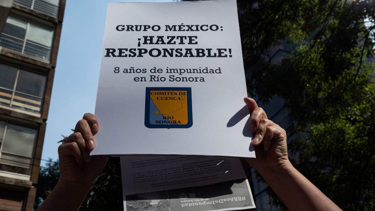 Protesta en 2022 contra Grupo México