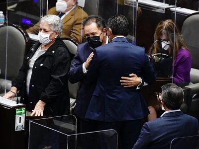 Otros cinco diputados dan positivo a covid-19; siete más, en recuperación