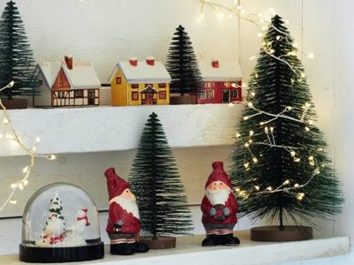 Nos adelantamos a la Navidad 2025: así serán las mesas según la nueva tendencia en decoración, sin rojo y con la fuerza minimalista de un solo color