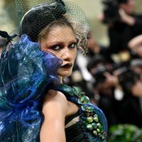 La Met Gala florece con Zendaya, Jennifer Lopez y Mindy Kaling