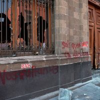 Sheinbaum justifica acusación de AMLO contra normalistas ante “portazo” en Palacio Nacional