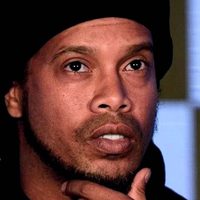 ¿Todo falso? Ronaldinho enfrenta uno de los peores momentos de su vida