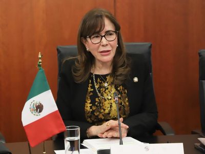 Salón de Belleza es un apoyo y no tiene que ver con la austeridad, justifica Yeidckol Polevnsky