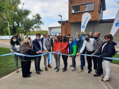 Neuquén Capital inauguró el primer centro de operaciones para guardavidas