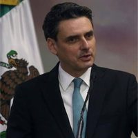 AMLO denuncia conflicto de interés del titular de la CRE