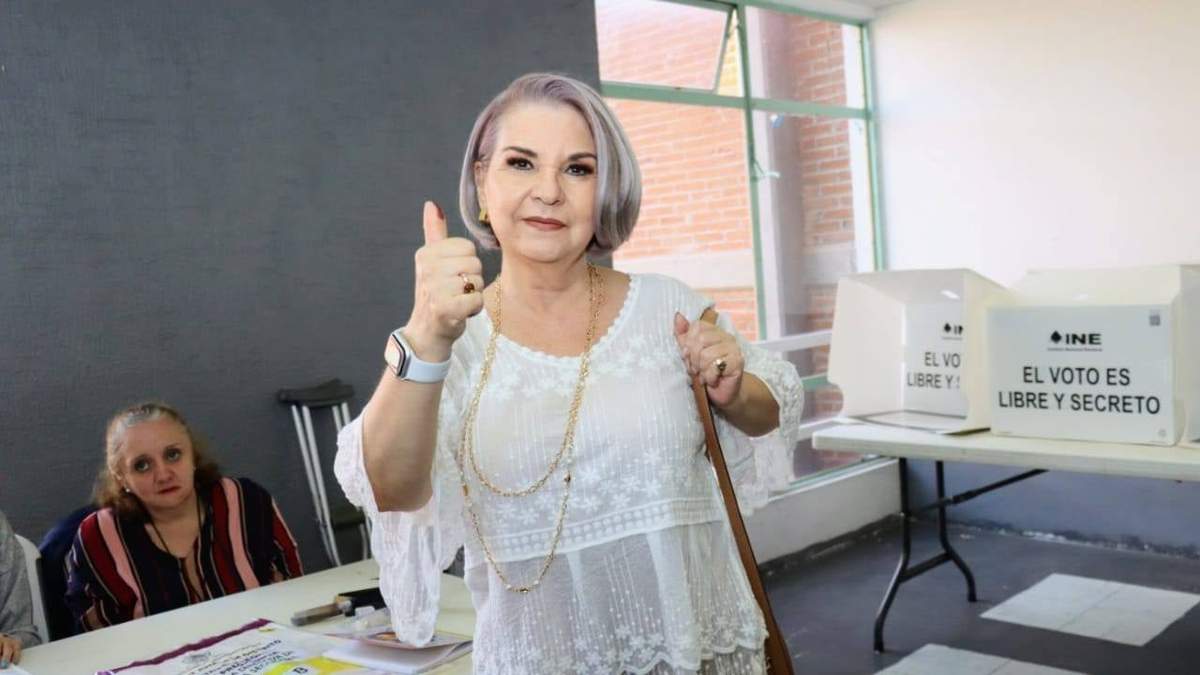 La magistrada y candidata a la SCJN, Rebeca Aladro Echeverría, acudió a emitir su voto judicial
