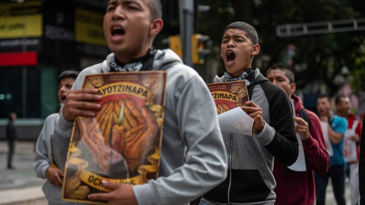 Exigencia de justicia por los 43 de Ayotzinapa