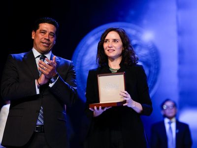 Grupo Xcaret retira invitación a Isabel Díaz Ayuso; niega presiones de Sheinbaum