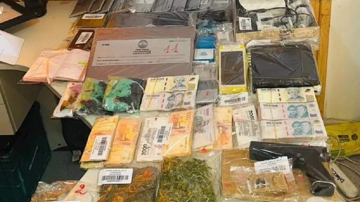 El secuestro de los siete allanamientos registrados en Cutral Co y Plaza Huincul. Fuente (Neuquén Informa)