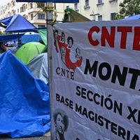 Gobierno federal ofrece a la CNTE una “aseguradora pública” que administre y entregue pensiones