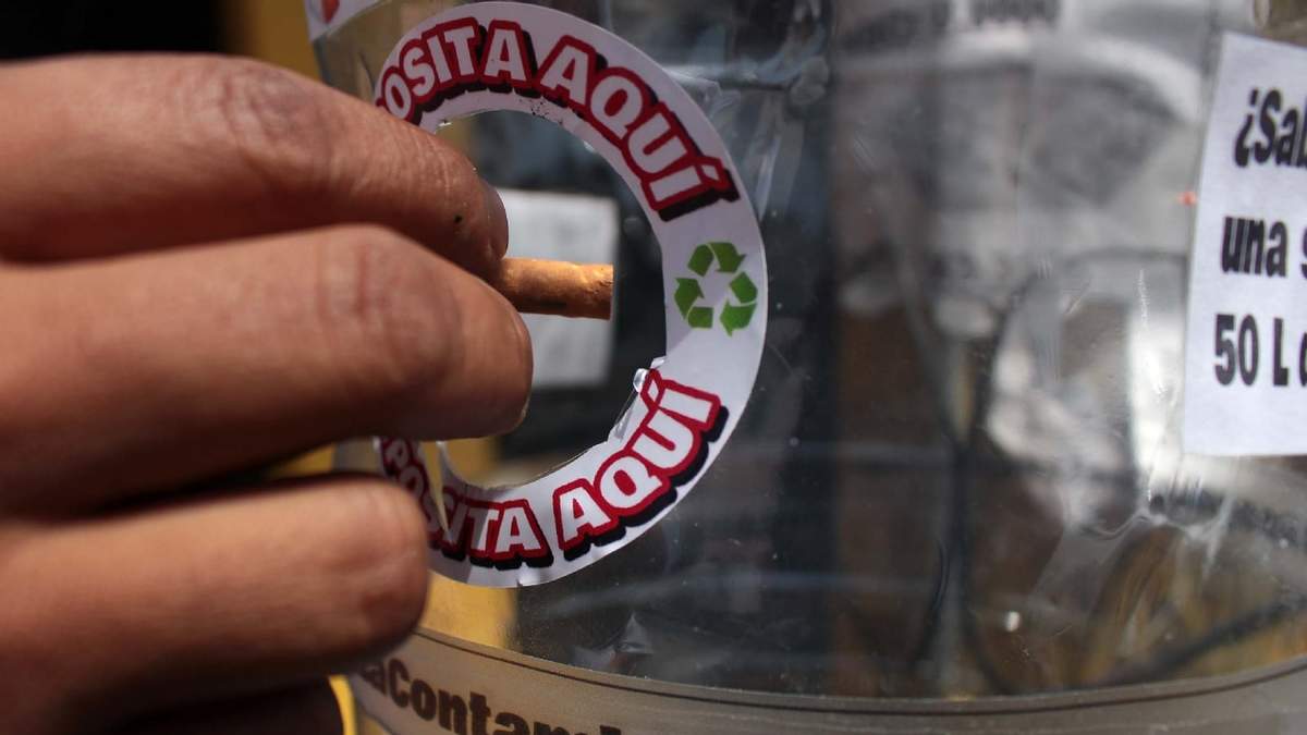 Colocan depósito de colillas en la calle, en Guerrero