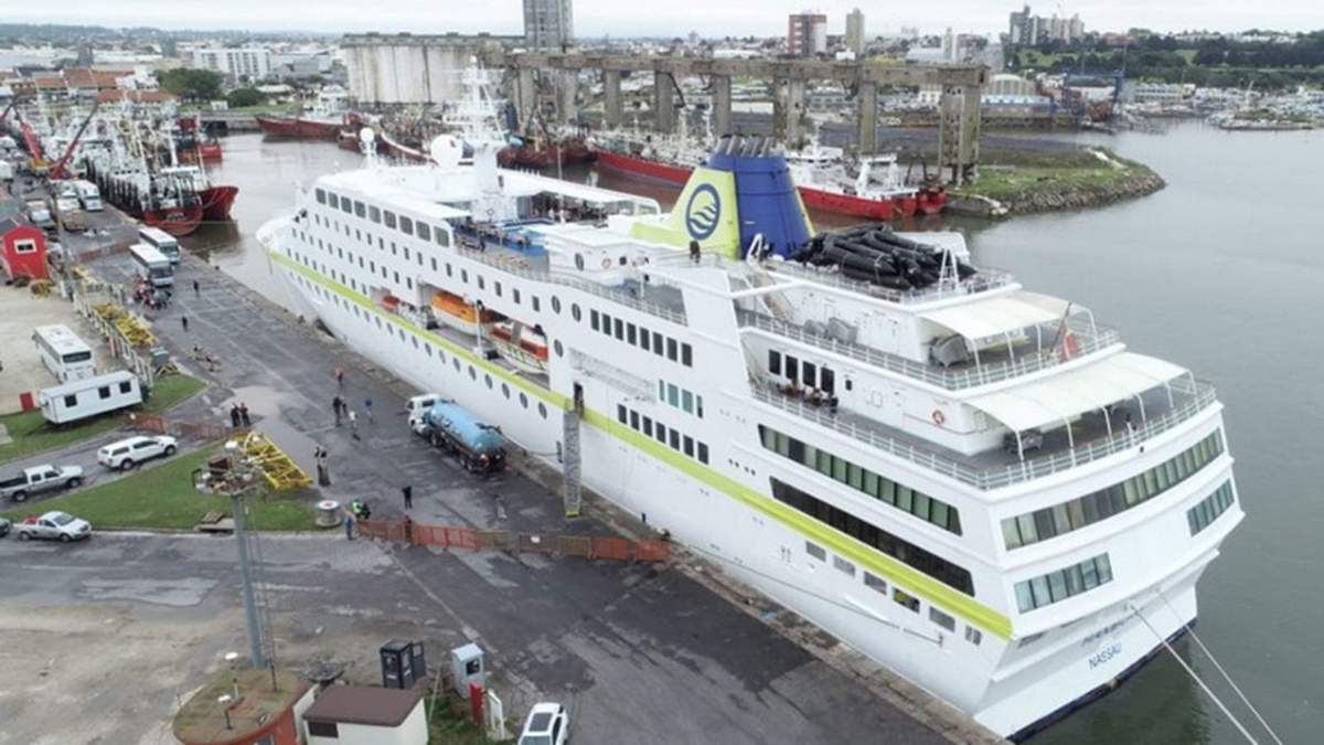 Crucero Hamburg, donde se detectó un caso positivo de coronavirus. Fuente: (Twitter)