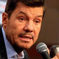 Tinelli quiso regresar a Buenos Aires pero en el medio algo falló y se quedó en Esquel. ¿Está bien?