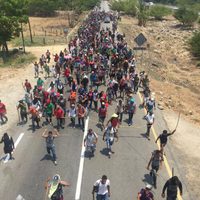 El INM y la PF desarticulan caravana de migrantes en Chiapas; detienen a 2 mil (Video)