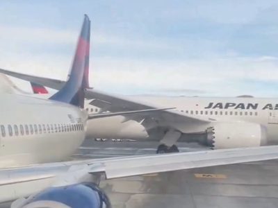Avión de Japan Airlines golpea a avión de Delta que iba a volar a Puerto Vallarta (Video)