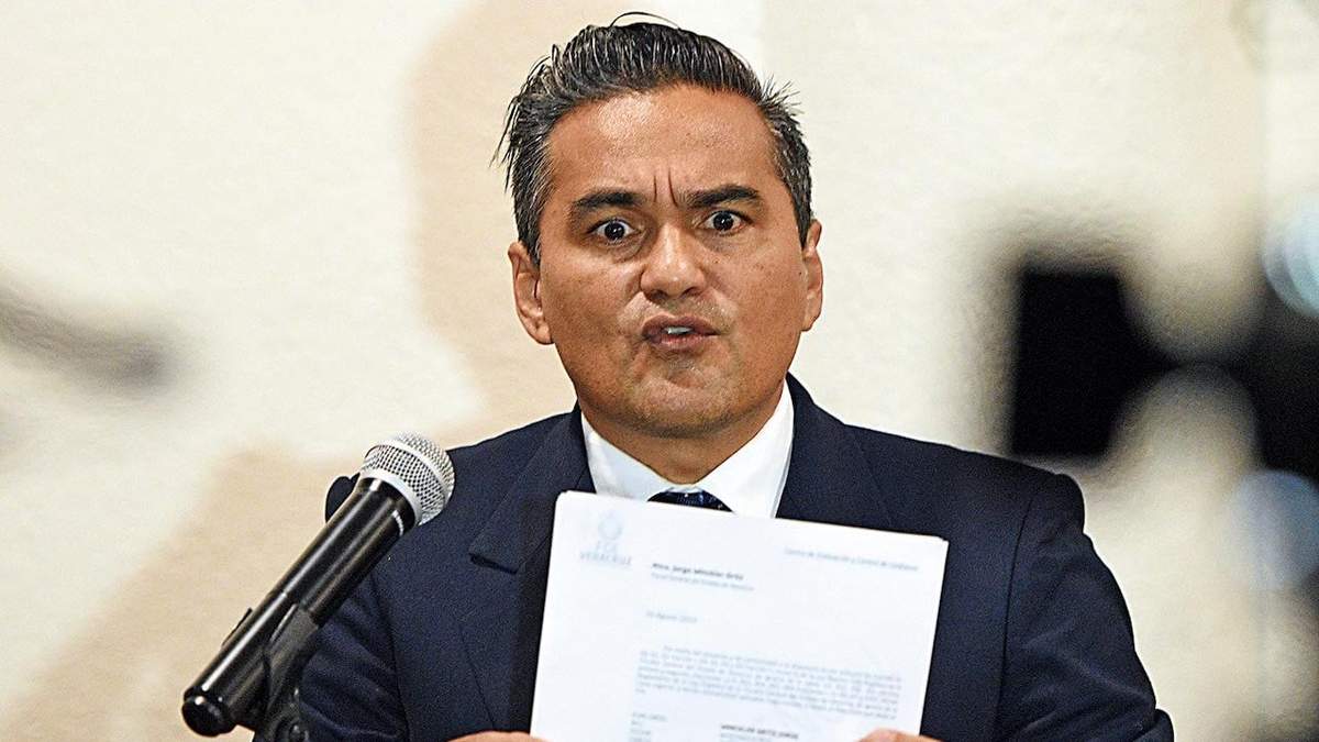 El excolaborador de Yunes Linares