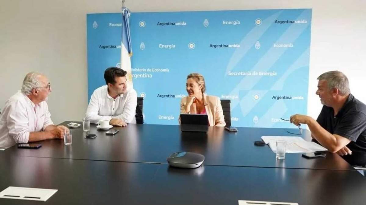 Reunión sobre la obra en San Martin de los Andes. Fuente (Instagram).