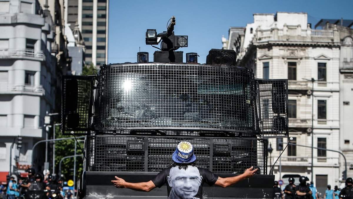 Disturbios durante el velatorio de Maradona. Fuente: (Twitter)