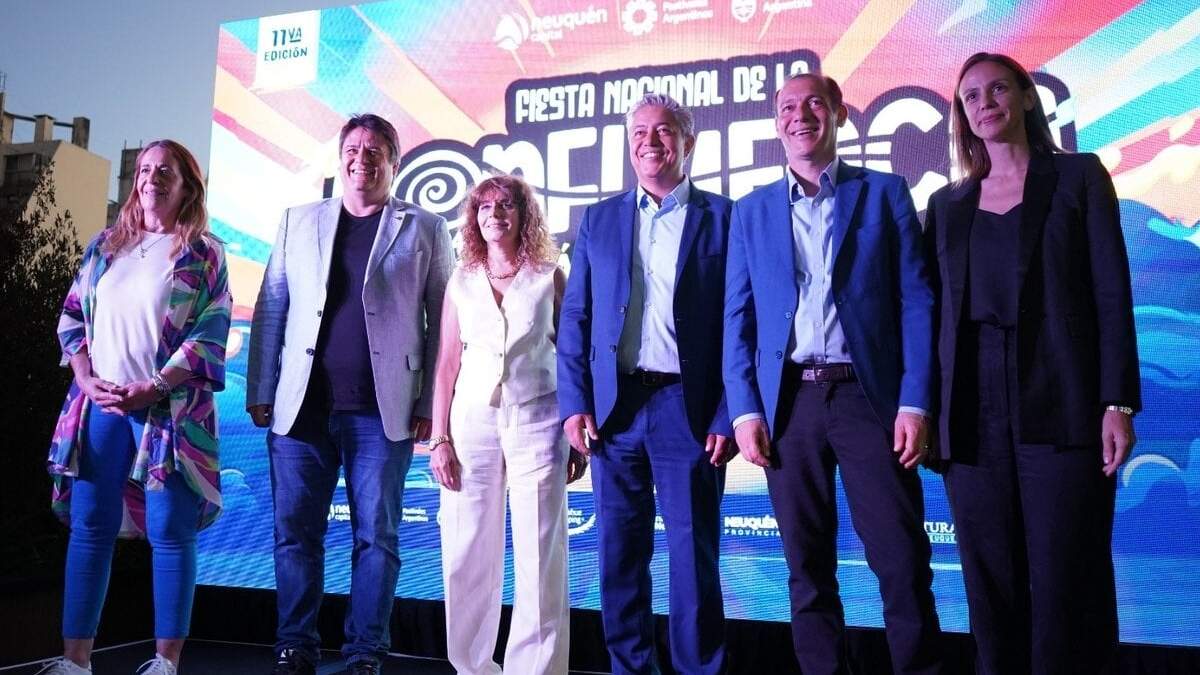 Funcionarios en la presentación de la Fiesta de la Confluencia. Fuente: (X).