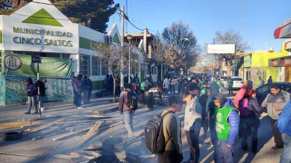 Protesta de ATE Río Negro en Cinco Saltos. Fuente: (Twitter)
