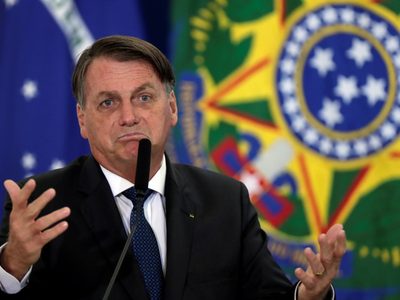 Jair Bolsonaro minimizó el retraso de las vacunas y negó la falta de jeringas