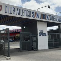 Máxima tensión en San Lorenzo: la barra visitó al plantel por el mal momento deportivo