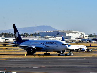 Acciones de Aeroméxico, las más afectadas con el ajuste a "Categoría 2" por parte de la FAA