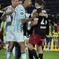 Adrián Balboa pidió disculpas por haber escupido a Acuña