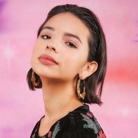 “Como la Flor”: el nuevo video de Ángela Aguilar inspirado en Selena Quintanilla