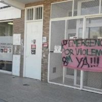 Juzgan a un policía de Rincón de los Sauces por golpear y amenazar a su pareja