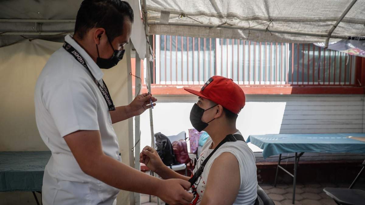 Continuará la vacunación a personas de 12 a 17 años