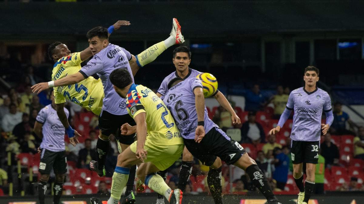 Las Águilas en su duelo con Mazatlán en el Azteca