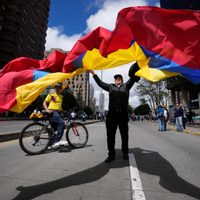 Gobierno de Colombia y la guerrilla ELN inician un cese al fuego de seis meses