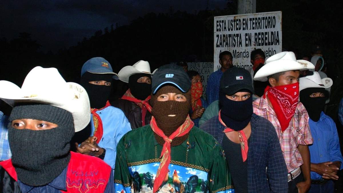 Miembros zapatistas