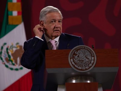 AMLO revela que hasta 30 empresas tienen adeudos con el SAT por 100 mil mdp