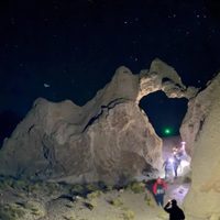Verano en el norte neuquino: senderismo nocturno, teatro e historia bajo las estrellas en Los Bolillos