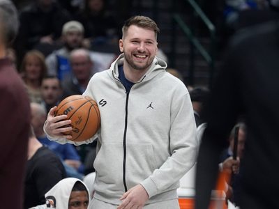 Oficializan traspaso de Luka Doncic a Lakers y Anthony Davis a Mavs mediante canje colosal