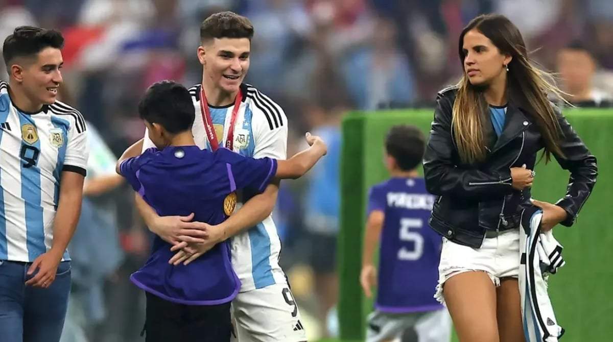 Julián Álvarez y Emilia Ferrero. Fuente: (X)