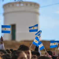 Más de 400 estudiantes realizaron la promesa a la Bandera en actos realizados en Chos Malal y Neuquén capital
