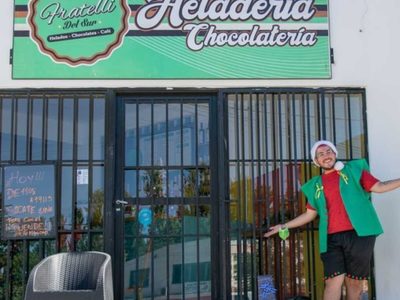 Tras el triunfo de Argentina ante Polonia, una heladería de Las Lajas regaló 230 helados