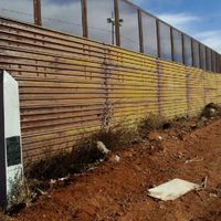 Biden deroga la "emergencia" decretada por Trump para financiar el muro con México