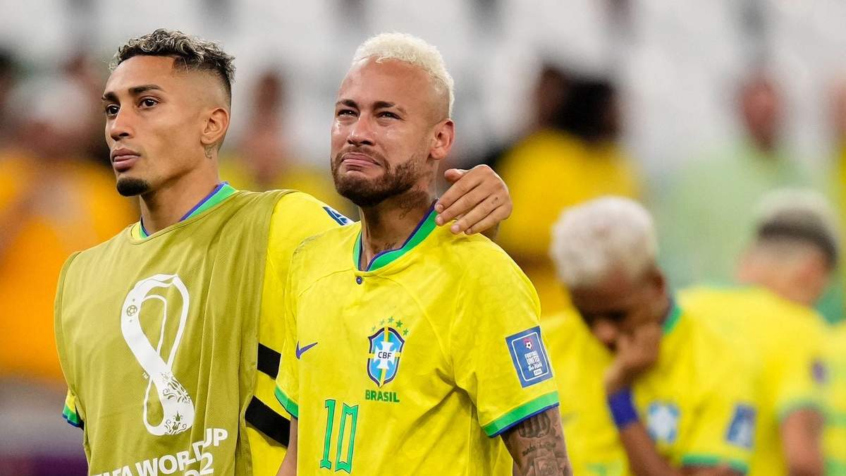 Neymar rompe en llanto al final del partido de cuartos de final de la Copa del Mundo entre Croacia y Brasil