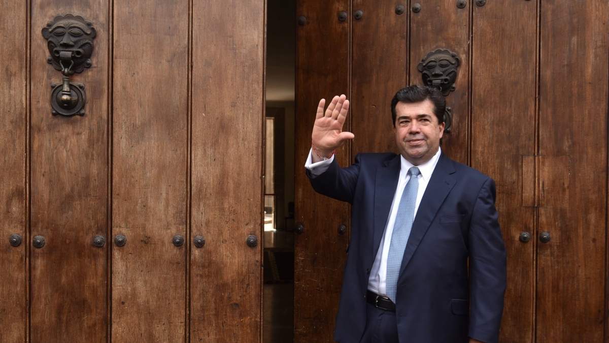 Haces. Se opone a la reducción de la jornada laboral