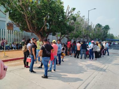 Maestros de la CNTE retiran plantón del centro de distribución de Pemex en Chiapas