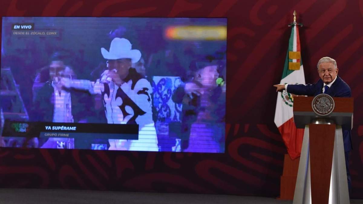 El presidente pidió que se pusiera en la conferencia una canción de Grupo Firme