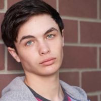 La madre de Logan Williams habló y dio detalles de la partida del protagonista de “The Flash”