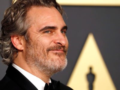 ¡Modestia aparte! Así celebró Joaquin Phoenix luego de ganar el Oscar ¡¿Todo eso?!